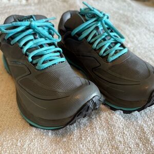 Topo Hydroventure 2 WP Charcoal Grey Sky Womens Size US 7